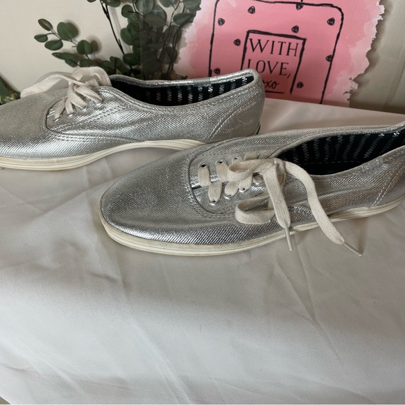 Keds Silver Metallic Sneaker Sz 6.5 - Picture 8 of 11